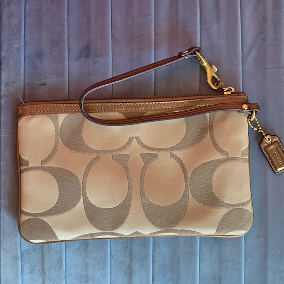 Coach wristlet - Picture 4 of 5